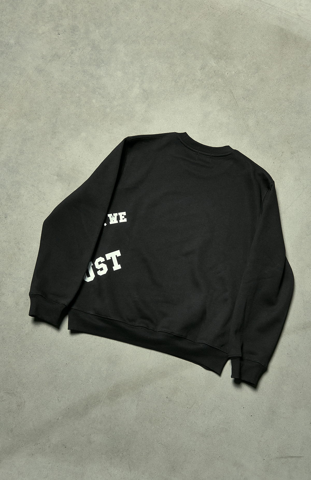 The Screw Sweater Black